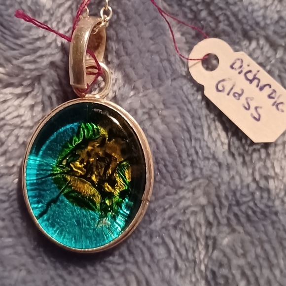 Dichroic Glass SS pendant & Chain - Picture 3 of 3